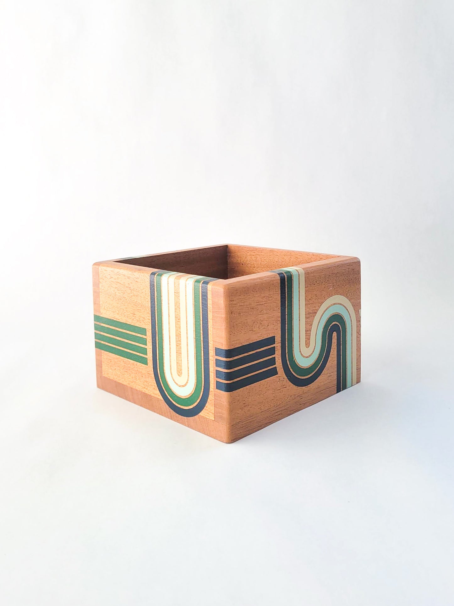 Green Line Square Planter